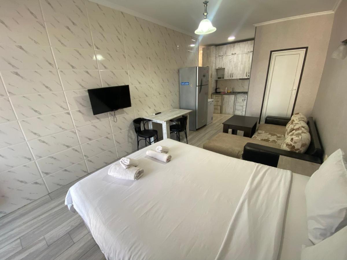 Apartment - Nino บาทูมิ ภายนอก รูปภาพ